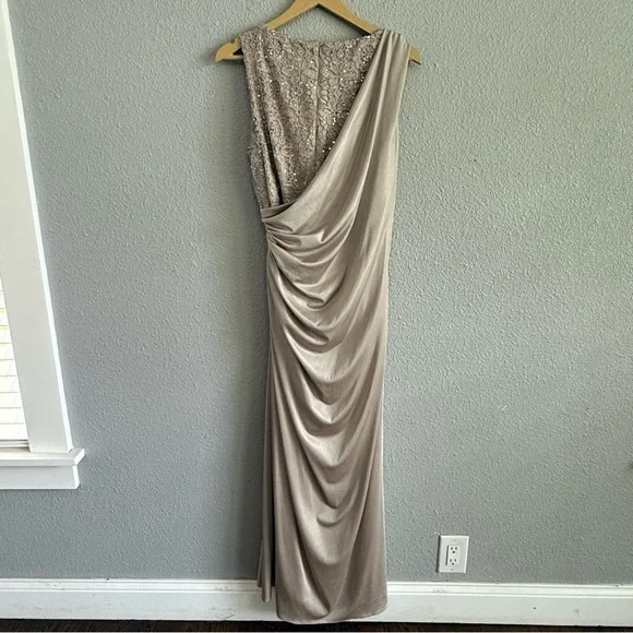 Adrianna Papell Gown Size 12 EUC - Picture 5 of 8